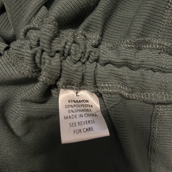 Vici kolby long sleeve ruched knit dress in green - Picture 8 of 9